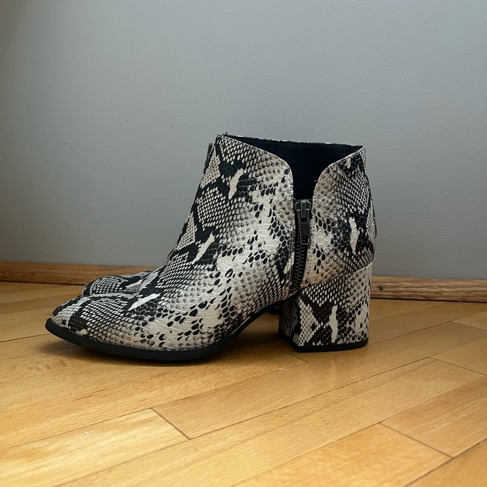 Seychelles snake booties | worn once | size 7 🐍